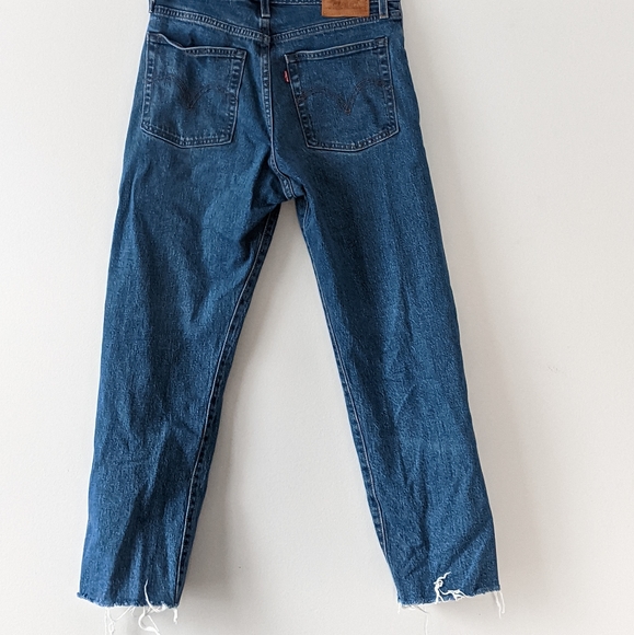 Levi's wedgie straight jeans. Size 26. - Picture 4 of 5